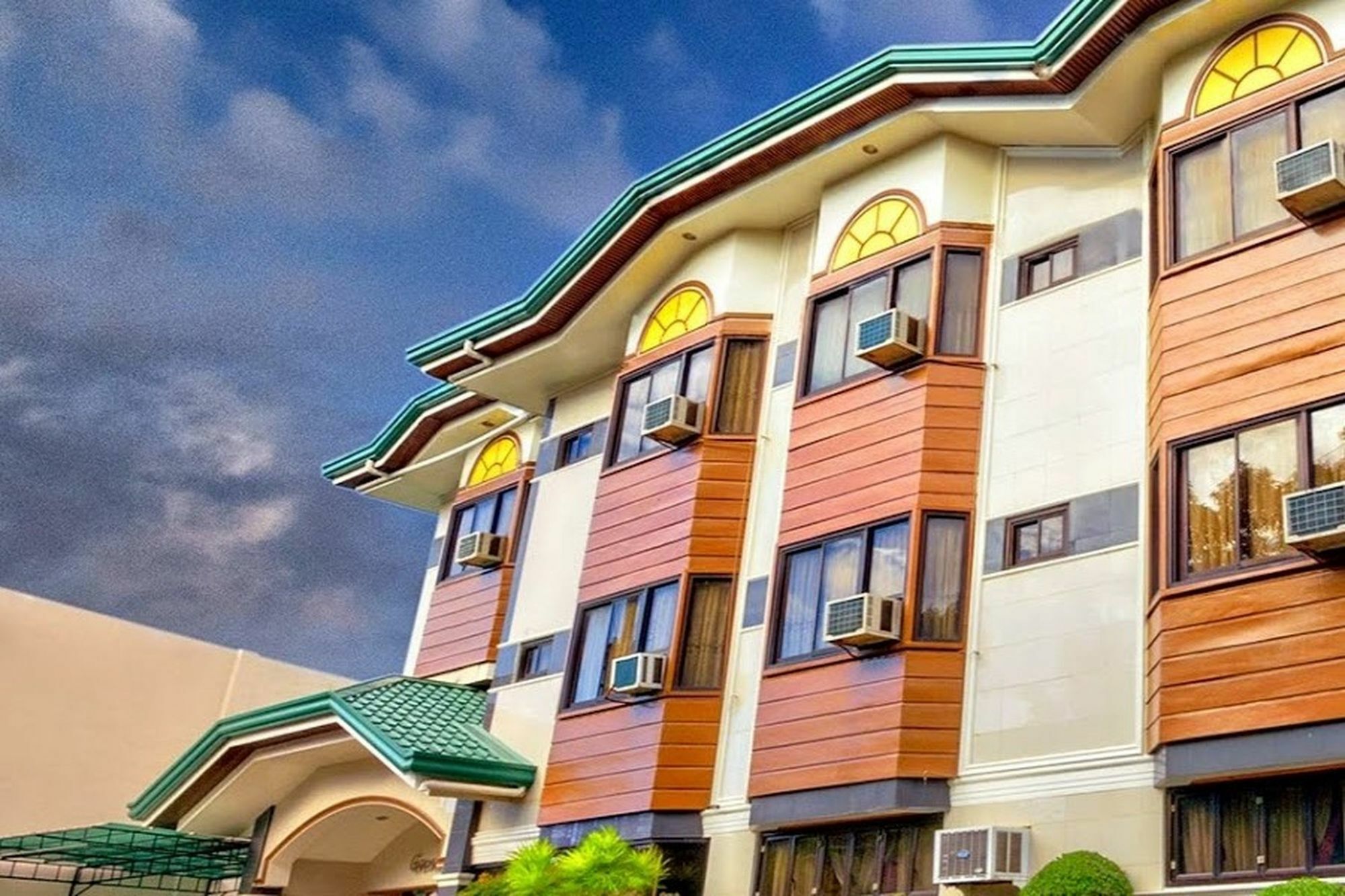 Zen Rooms Vest Grand Suites Bohol Tagbilaran City Bagian luar foto